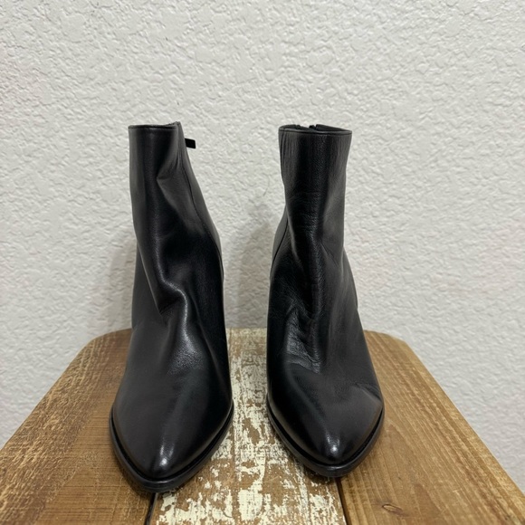 Stuart Weitzman Bedford Black Leather Ankle Booties Size 6.5 - Picture 4 of 9